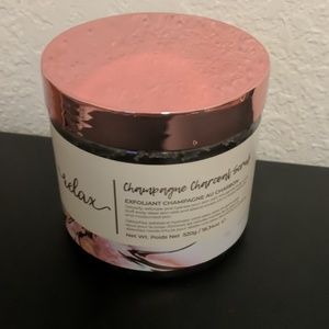 Manna Kadar Champagne Charcoal Scrub